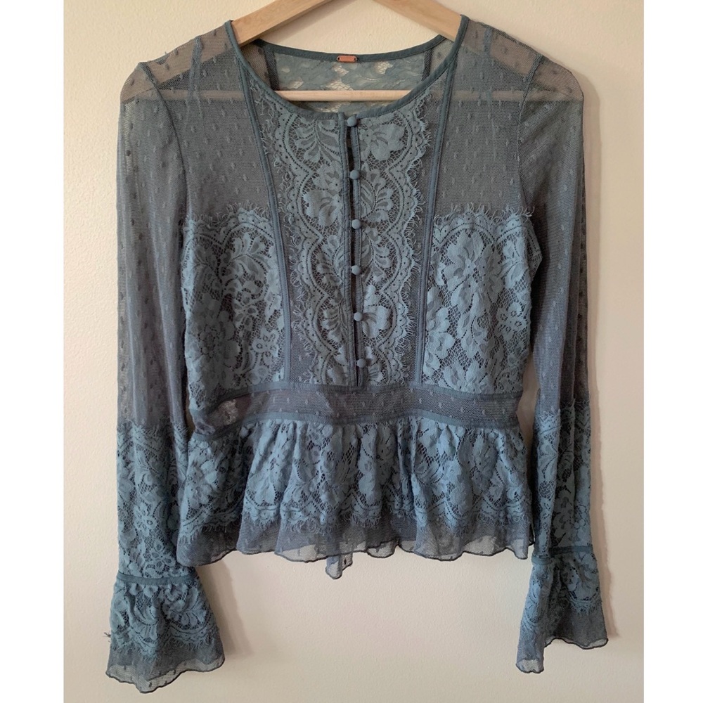 Free People • S • Long Sleeve Lace Peplum Top